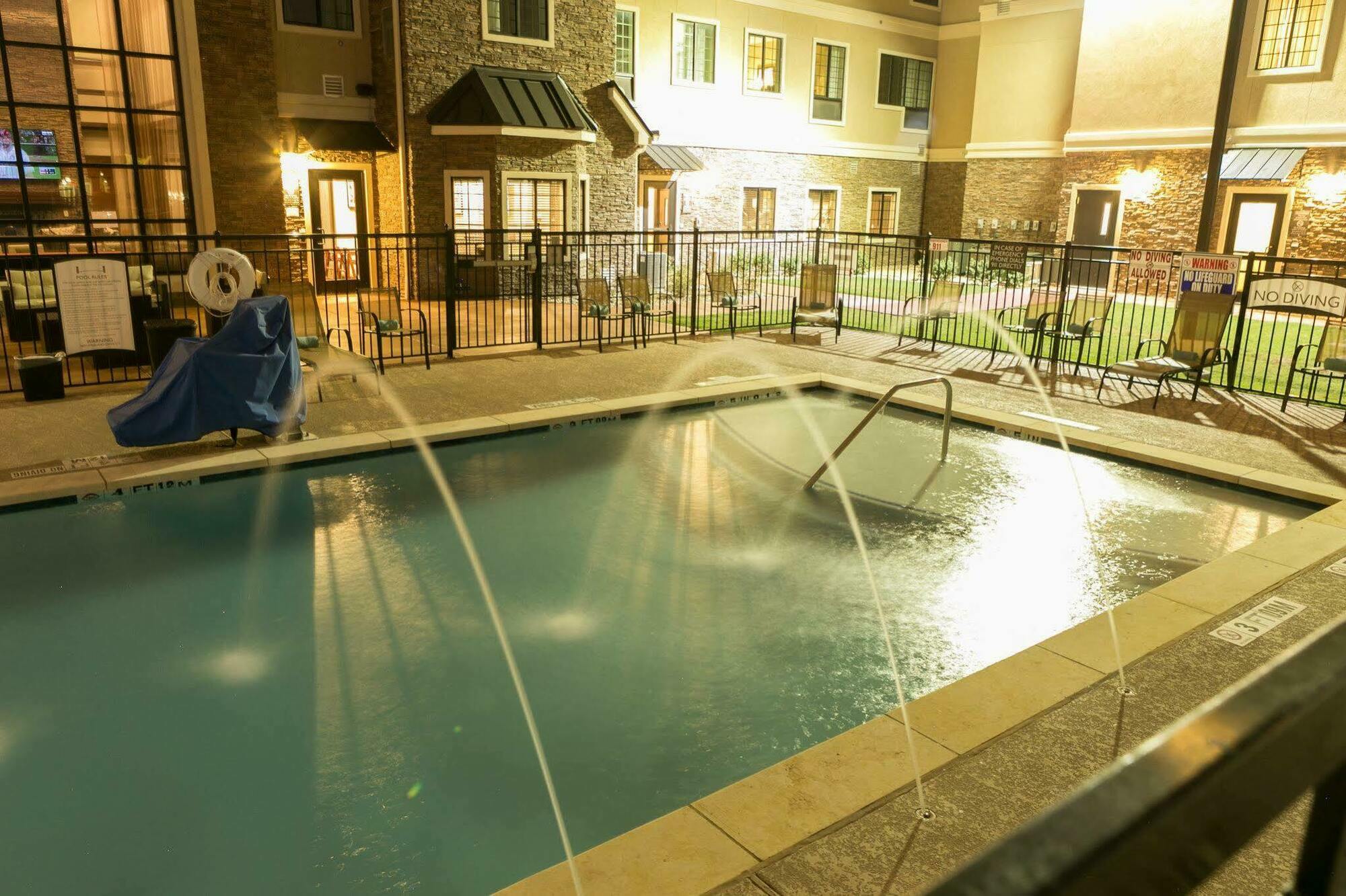 Staybridge Suites Austin North - Parmer Lane By Ihg מראה חיצוני תמונה